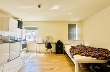 Ilkeston Road, Lenton, Nottingham - Image 3